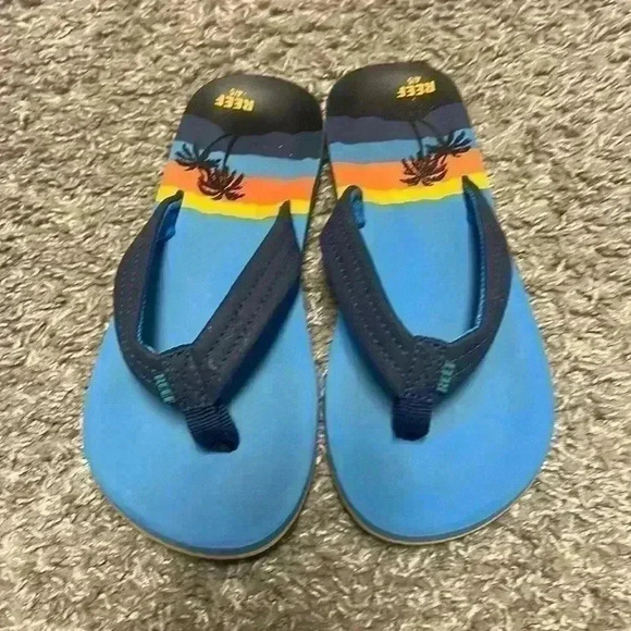 EUC Kids Reef Sandals - Size 4/5 - Picture 1 of 2